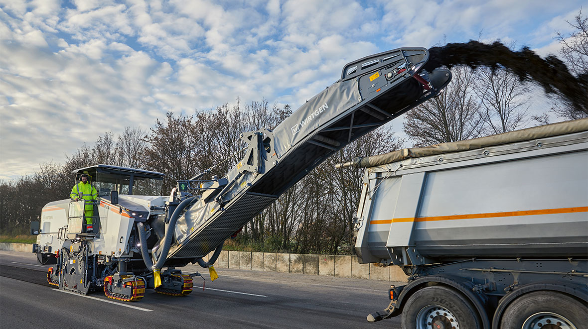 Neben der neuen F-Series lassen sich alle Wirtgen Großfräsen ab Baujahr 2010 mit dem PERFORMANCE TRACKER nachrüsten.
