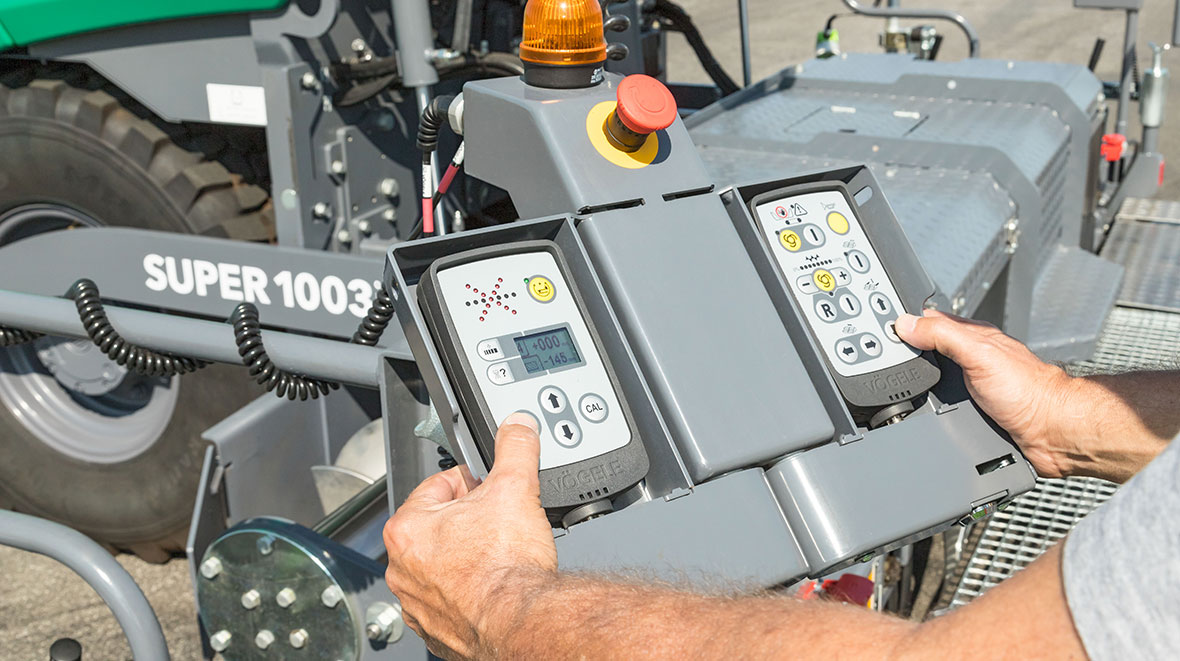 Die Nivellierautomatik Niveltronic Basic ist komplett in die Maschinensteuerung integriert und besticht durch ihre einfache und intuitive Handhabung. 