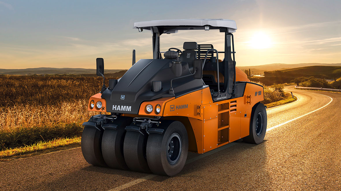 HAMM’s new HP series pneumatic tyre rollers offer simple, intuitive operation, an ergonomically optimised operator’s platform and excellent visibility. They also feature exceptionally flexible ballasting, large tanks, a pressurised filling system as standard and a simple and efficient additive preparation process.