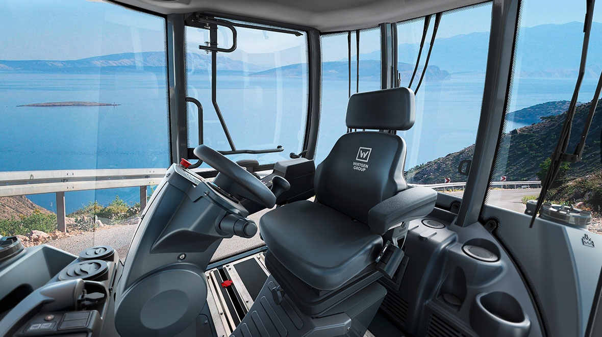 HAMM rollers with Easy Drive offer outstanding ergonomics and comfort. Features include easy access to the operator’s platform or cabin, individually adjustable seat and steering column, an ideal arrangement of the operating elements and much more.
