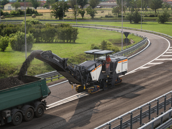 Baustelle W 210 XF | Foto | 0001 HI 