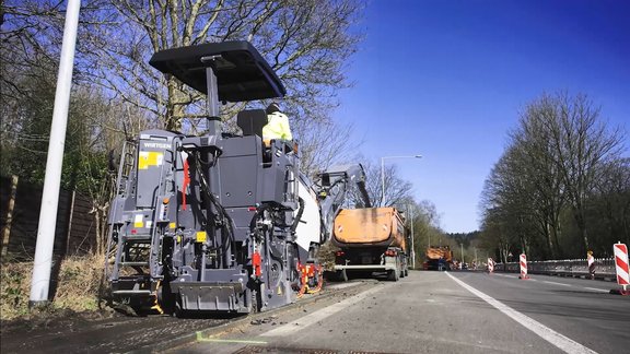 Video: W 100 Fi Baustelle Aachen (HI)