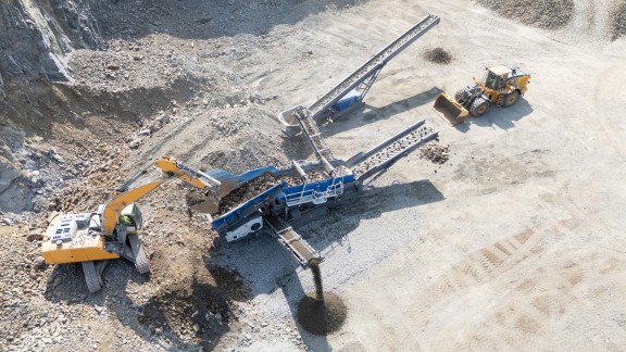 The MOBISCREEN MSS 1102 PRO in action.