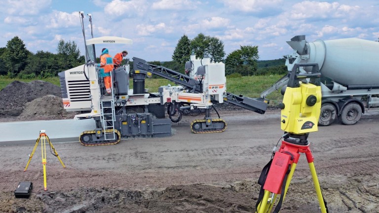 Pavimentadora de encofrado deslizante