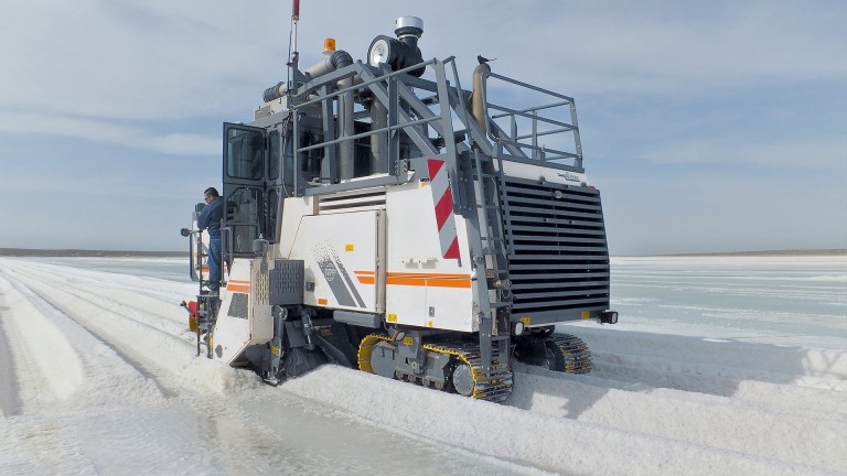 Mexico: rich salt harvest with the Wirtgen Surface Miner 2200 SM