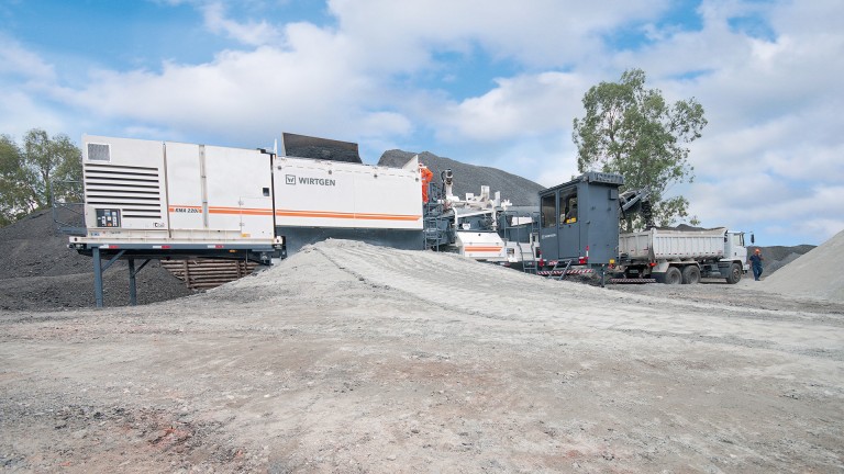 Mobile mixing plant design continues on the road of success: Wirtgen KMA 220i with even more output
