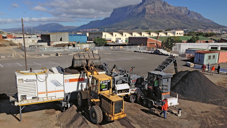 Rehabilitation of Camps Bay Drive in Cape Town with Wirtgen Cold Recycling Technologies