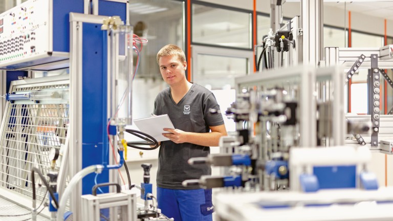 Dual study program / mechanical engineering offering qualification as an Industrial Mechanic and the professional undergraduate degree Bachelor of Engineering (m/f/d) at WIRTGEN