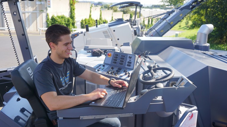 Dual study program / Electrical Engineering: Electronics Technician / Industrial Engineering and Bachelor of Engineering (m/f/d) at WIRTGEN