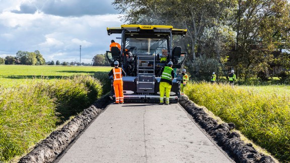 A VÖGELE paver paving asphalt