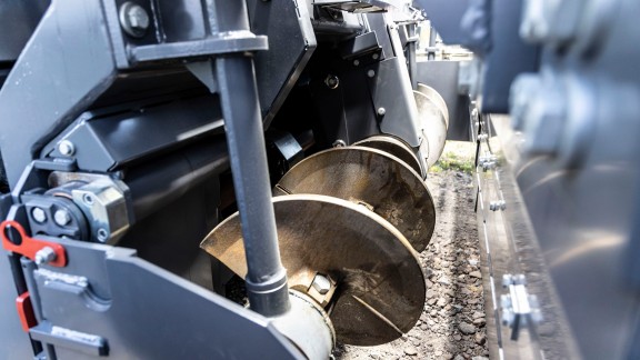 Close-up of the transport augers