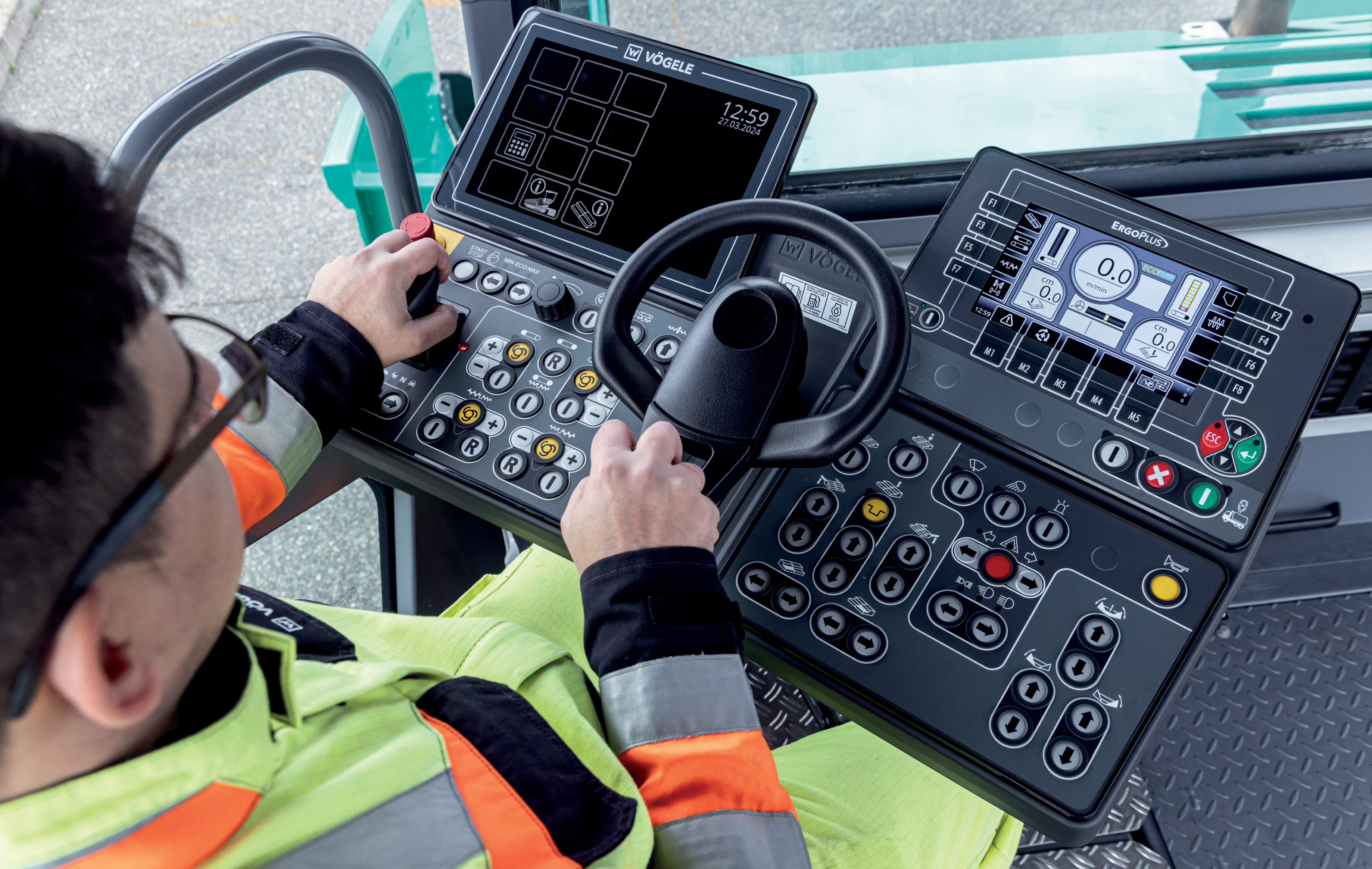The operator's console for wheeled pavers | VÖGELE