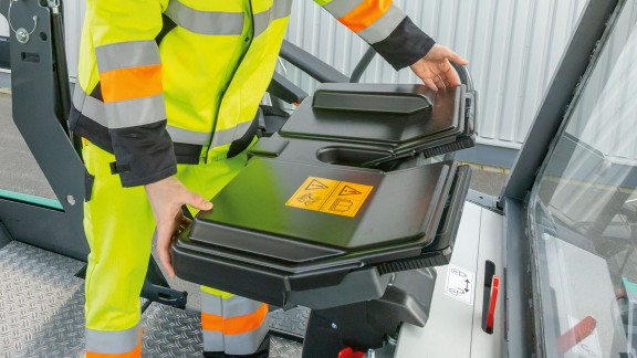 The picture shows the operator's console of a PowerFeeder with a shatter-proof protective cover.