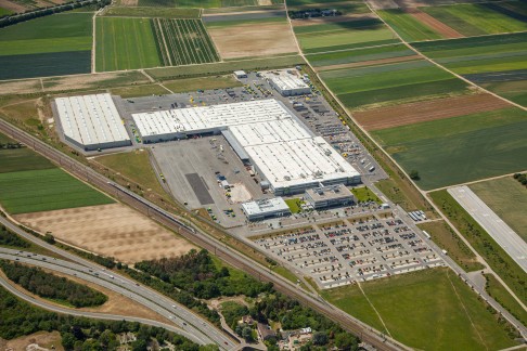 Image shows a bird’s eye view of the VÖGELE headquarters in Ludwigshafen.