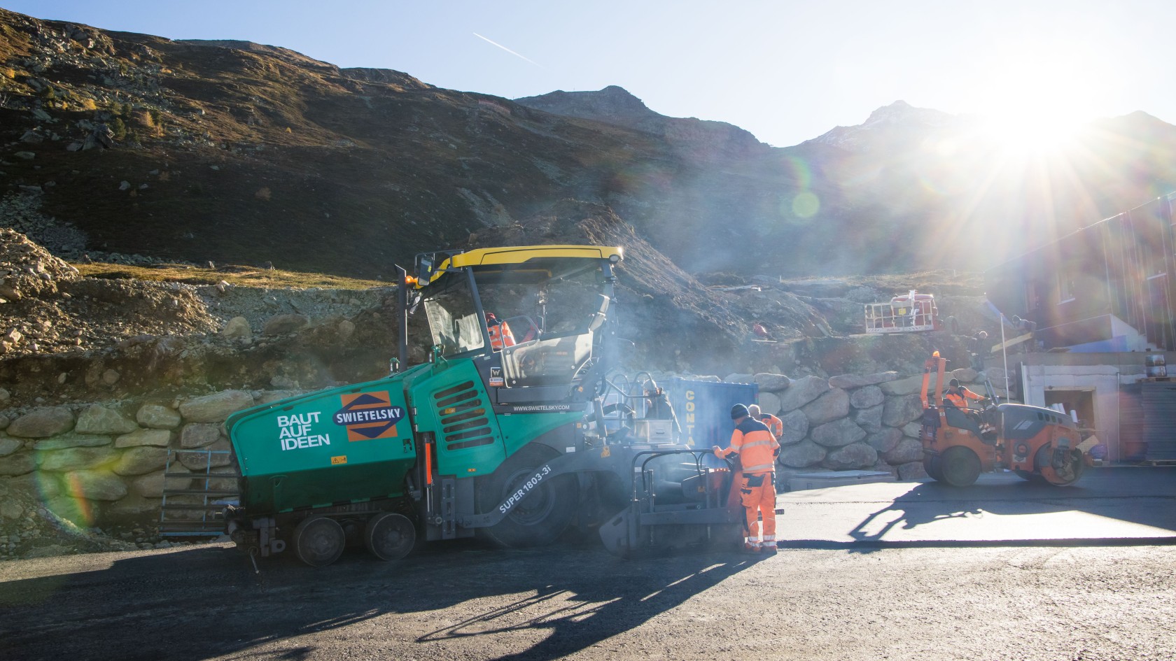 SUPER 1803-3i on the job site