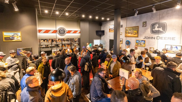 WIRTGEN GROUP RoadClub auf der Bauma in München