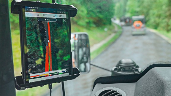 A view of the Smart Doc display with real-time visualisation of the compaction passes and the asphalt temperature during compaction.