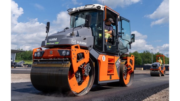 HX 70e battery-powered electric tandem roller for zero local emission compaction in road construction