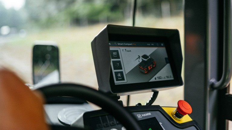 Control display in the operator's platform