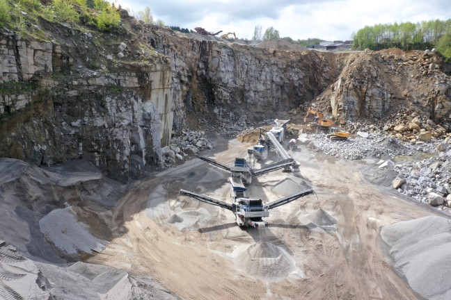 Mobile crushing and screening – efficient processing directly on site