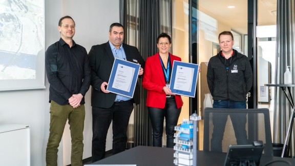 Stefan-Andreas Realschule Plus in Schweich und BENNINGHOVEN unterzeichnen Kooperationsvertrag.