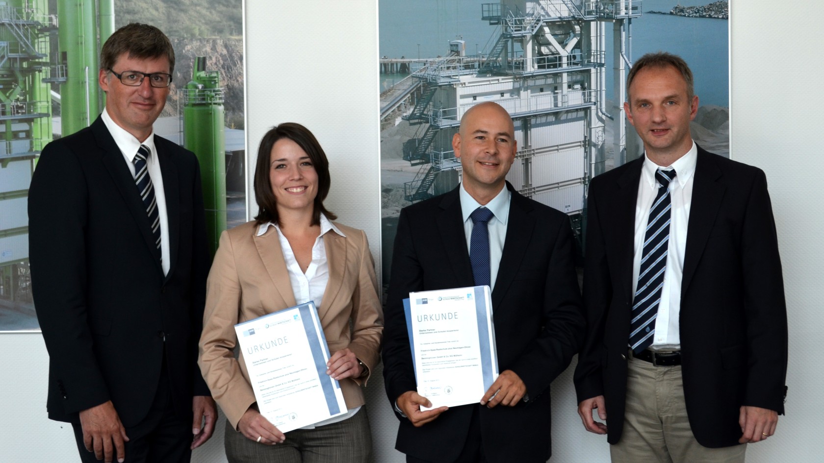 In Mülheim an der Mosel, the Friedrich-Spee Realschule Plus Neumagen-Drhon and BENNINGHOVEN have signed a collaboration agreement.