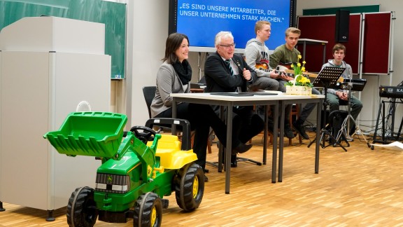 The Stefan-Andreas Realschule Plus in Schweich and BENNINGHOVEN sign a collaboration agreement.