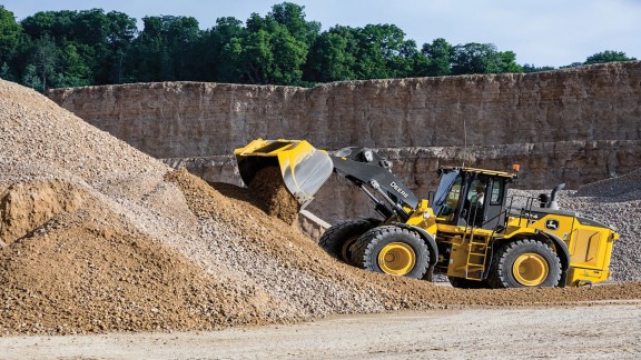 744 X-Tier Wheel Loader with E-Drive 