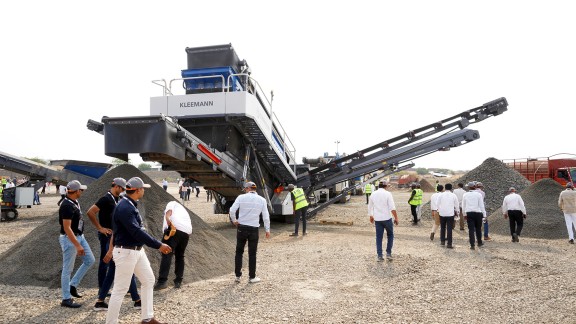 Demonstration of a Kleemann crusher