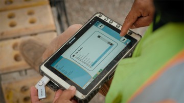 Vue sur l’écran : le logiciel a calculé le fil de guidage virtuel optimal.