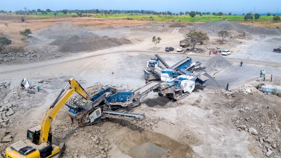 Wirtgen Group machines work with great performance on the new Samruddhi Expressway.