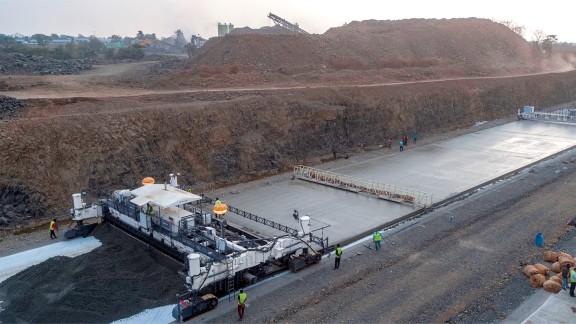 Wirtgen Group machines work with great performance on the new Samruddhi Expressway.