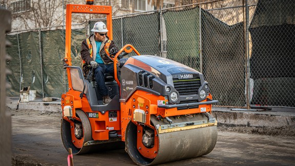 The HD 12e at work in front of a site fence