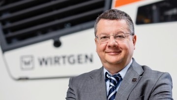 Retrato do Dr. Cyrus Barimani, novo diretor administrativo da Wirtgen GmbH