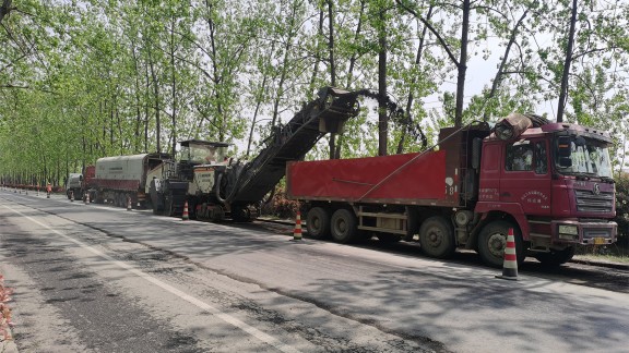 Reconstruction of the Changwu Road with a W 380 CR