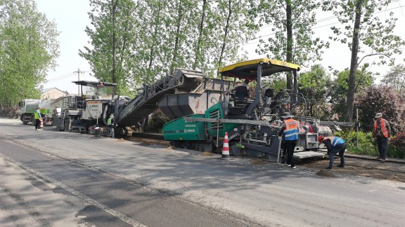 Reconstruction of the Changwu Road with a W 380 CR