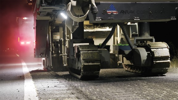 A W 210 Fi lights up the site and its surroundings in the darkness