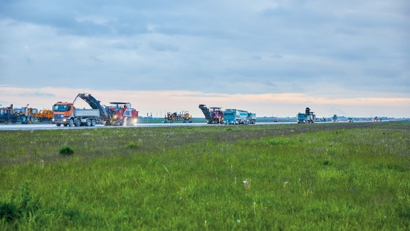 Concrete removal by cold milling at Leipzig/Halle Airport 