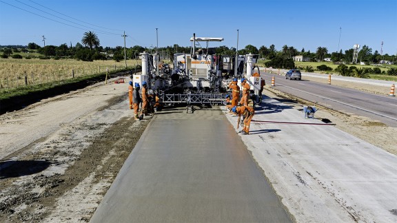 Concrete paving with the SP 64