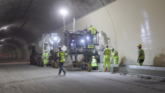 Working with the SP 33 in the Semmering Tunnel