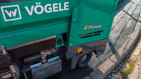 View of the wheeled undercarriage of the MINI 502e.