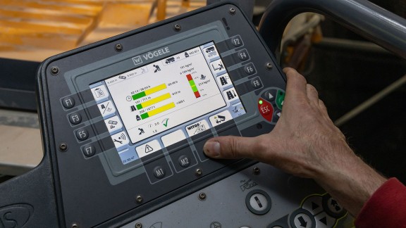 The job site module of WITOS Paving Plus also gave the paver operator a real-time overview throughout the entire project - on the paver operator’s ErgoPlus 3 console.