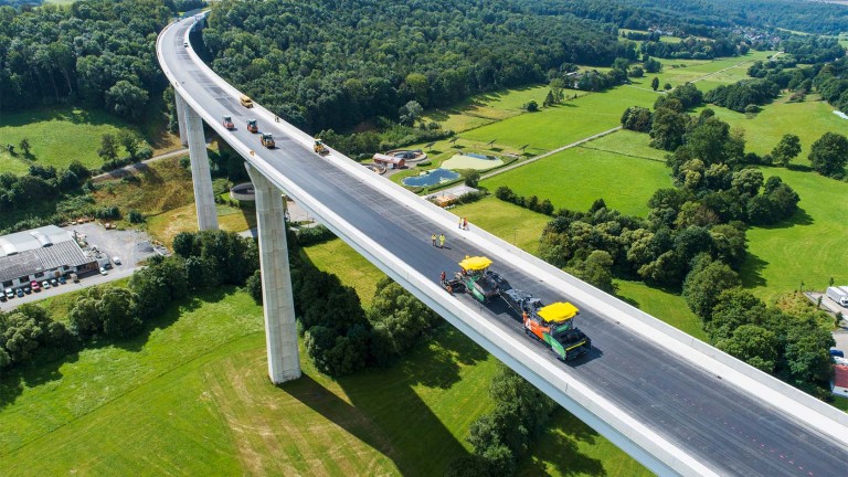 Paving asphalt in Bad Wünnenberg with WITOS Paving Docu