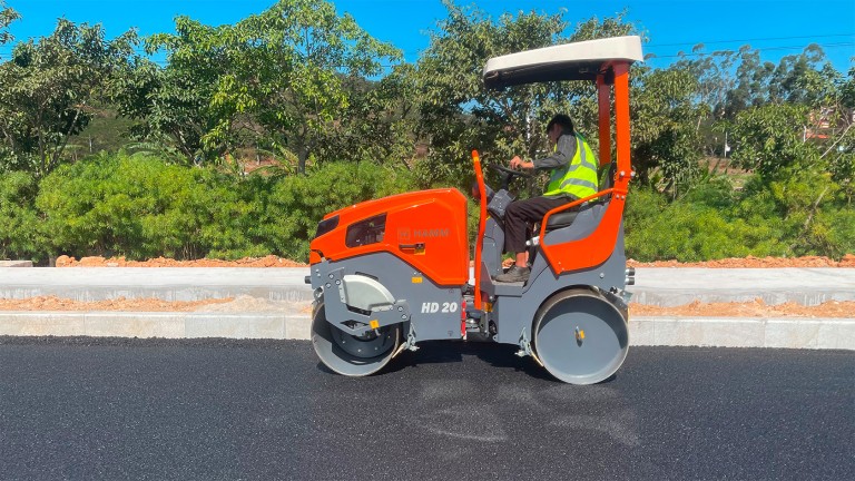 专为中国市场设计的紧凑型 HD 双钢轮压路机