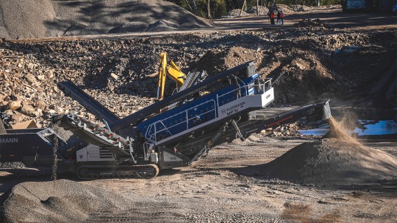 A classifying screen in the quarry, profile view from the right.