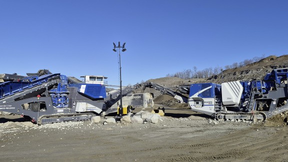 Kleemann Anlagenzug (Backenbrecher, Kegelbrecher), Seitenansicht
