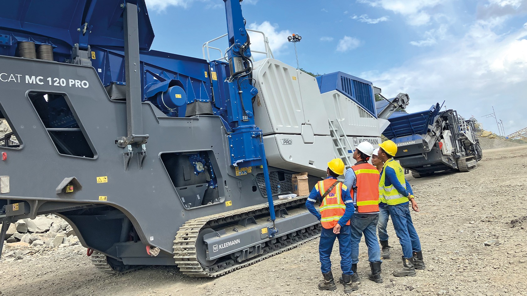 Praktische Einweisung und Testläufe direkt im Steinbruch beim Unternehmen PT. Bukit Asam Tbk. 