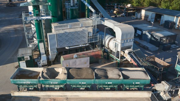 Plant with sorted mixture in the foreground