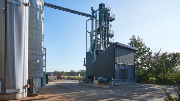 View of the Benninghoven plant from outside.