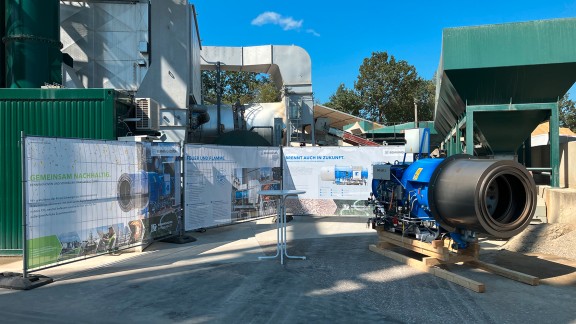 Grand opening exhibition in front of the Benninghoven plant